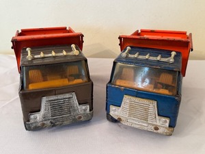lot 412 image: Vintage Ertl Transtar Automatic Dump Truck Die-Cast Toy
