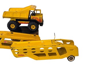 lot 419 image: Vintage Tonka Turbo-Diesel Dump Truck and Car Carrier Set