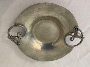 lot 548 image: Vintage Nekrassoff Arts and Crafts Pewter Bowl with Decorative Handles