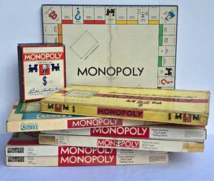lot 582 image: Collection of Monopoly Games