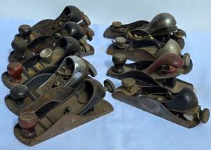 lot 585 image: Vintage Planer Grouping