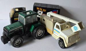 lot 590 image: Collection of Vintage Toy Vehicles