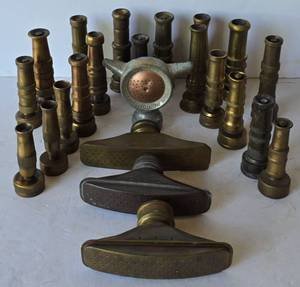 lot 609 image: Variety of Vintage Metal Lawn Sprinklers