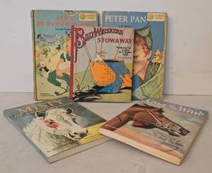 lot 631 image: Selection of Vintage Childrens Books