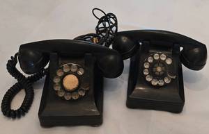 lot 220K image: Pair of Vintage Telephones