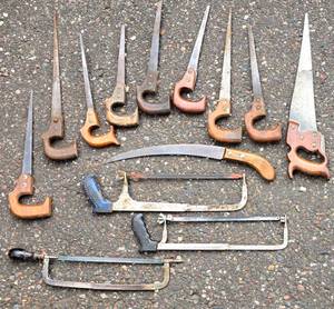 lot 651 image: Variety of Vintage Hand Saws