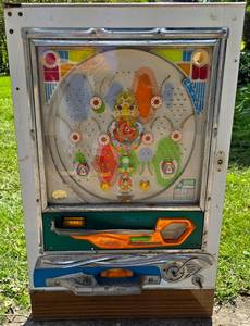 lot 670 image: Vintage TakeYa Game