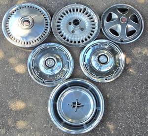 lot 692 image: Variety of Wheel Covers  Hub Caps Including Lincoln Option