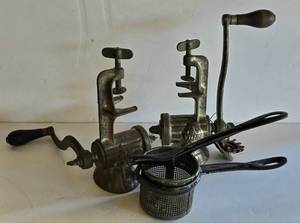 lot 695 image: Vintage Keen Kutter Meat Grinders & Brighton Potato Ricer