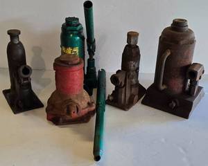 lot 700 image: Hydraulic Jack Base Options