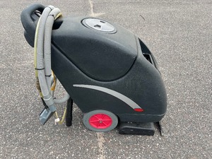 VIPER SELF CONTAINED CARPET CLEANER/EXTRACTOR