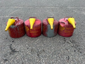 lot 19 image: LOT OF (4) EAGLE MANUFACTURING CO METAL FUEL CANS