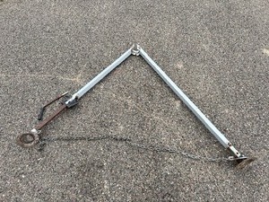 lot 10 image: BAL 2500 KING PIN STABILIZER