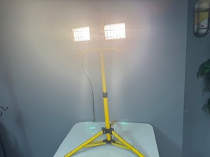 lot 48 image: Adjustable Yellow Worklight