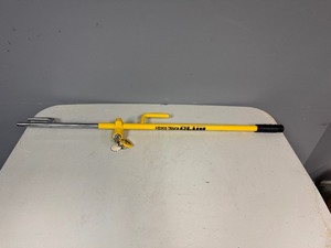 lot 59 image: The Club Econo Truck Club Steering Wheel Locking Bar with Key (Prevent auto theft)