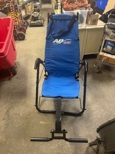 lot 16 image: Ab Lounge Sport