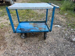 lot 94 image: Rolling Metal Utility Cart (3 x 2)