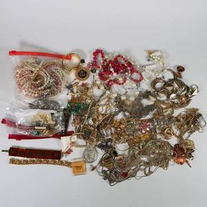 lot 52 image: Large Costume Jewelry Lot
