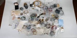 lot 48 image: Large Costume Jewelry Lot