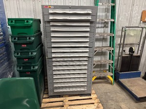 lot 70 image: Lyon 17 Drawer Cabinet with Safety Link and Forklift Pockets (30 x 27 34 x 60)