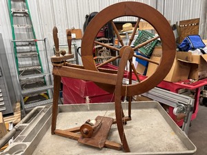 lot 74 image: Vintage Spinning Wheel