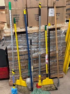 lot 76 image: 10 Cleaning Tools - Brooms, Mop, Dusters and more