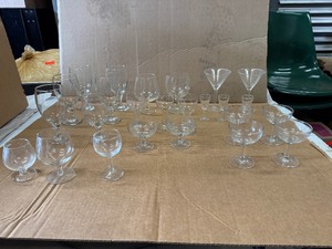 lot 110 image: Glass Drinkware Wine and Cocktail Glasses