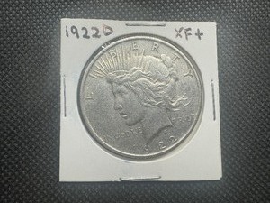 lot 7 image: 1922 D XF Peace Dollar