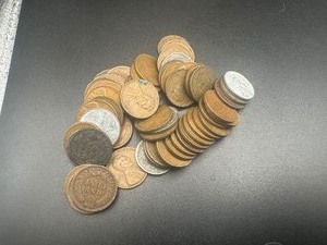 lot 33 image: (58) Mixed Indian Head and Wheat Pennies