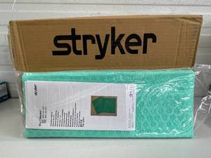 lot 96 image: MSRP $300  1 Case (10 each) NEW Stryker Mul-T-Blankets HyperHypothermia Blankets - 2-Sided Design for Easy Cleaning, Absorbent Non-Woven Fabric