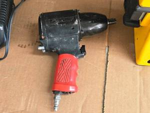 lot 757 image: Autotrade Pneumatic 12-drive Impact Wrench