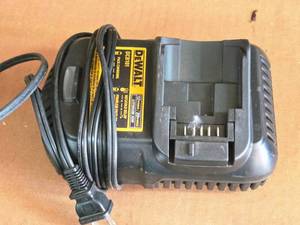 lot 762 image: DeWalt 12V Max  20V Max Lithium Ion Battery Charger DCB101