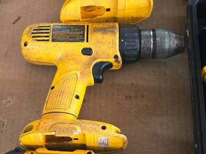 lot 769 image: DeWalt 18V 12 XRP Cordless DrillDriver DW959
