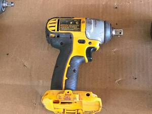 lot 781 image: DeWalt 18V 12 Impact Wrench DC820