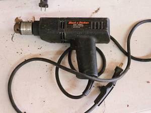 lot 790 image: Black & Decker 38-drive Drill