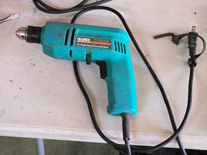 lot 792 image: Handi Works 38-drive Single Speed Reversible Drill