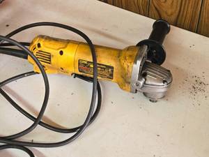 lot 793 image: DeWalt 4-12 Angle Grinder D28402