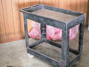 lot 842 image: Plastic Utility Cart 34 x 17 12 x 32 2-tier