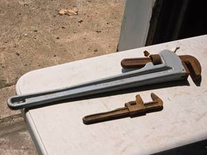 lot 861 image: Lot of (2) Pipe Wrenches - 24 and 9