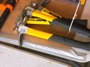 lot 866 image: Lot of (4) Stanley Fiberglass Claw Hammers