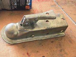 lot 878 image: 2 Trailer Tongue Ball Coupler