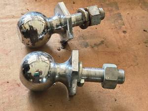 lot 877 image: Lot of (2) 2 Hitch Balls