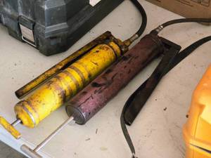 lot 888 image: Lot of (2) Grease Guns