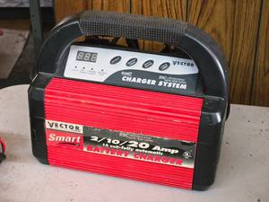 lot 894 image: Vector Smart 21020 Amp 12 Volt Automatic Battery Charger