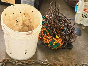 lot 907 image: Lot of (1 Bucket) Assorted Ropes