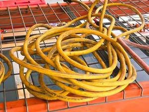 lot 914 image: 300-PSI Air Hose
