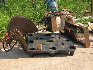 lot 609 image: Skid Steer  Skid Loader Auger Attachment