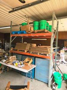 lot 650A image: Pallet Racking - 10x8x42 - 10x42 Uprights (x2), 8 Cross Beams (x4), 45x42 Wire Grates (x4)