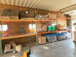 lot 651 image: Pallet Racking - 10x8x42 - 10x42 Uprights (x8), 8 Cross Beams (x12), 45x43 Wire Grates (x11)