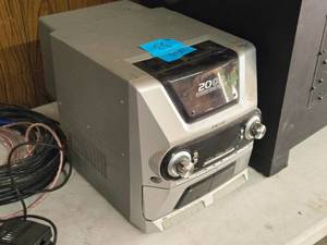 lot 929 image: Audiovox Home Stereo System  20 CD Changer TK5001